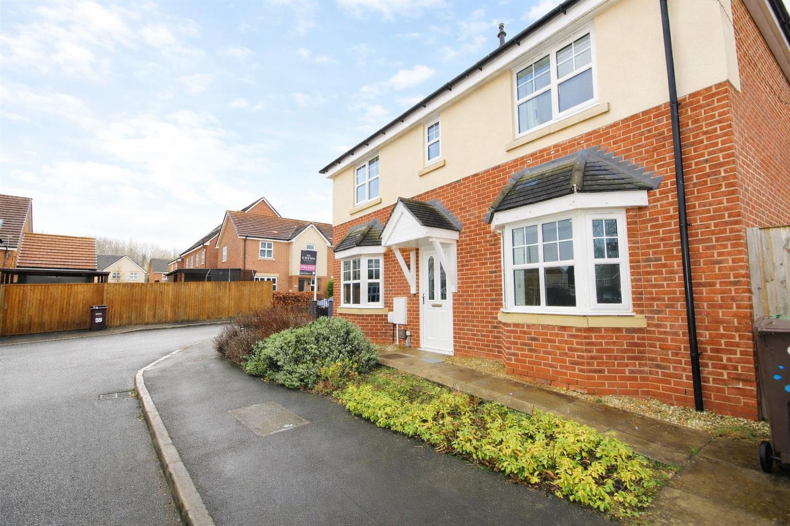 House Mapplewell Road in Wakefield