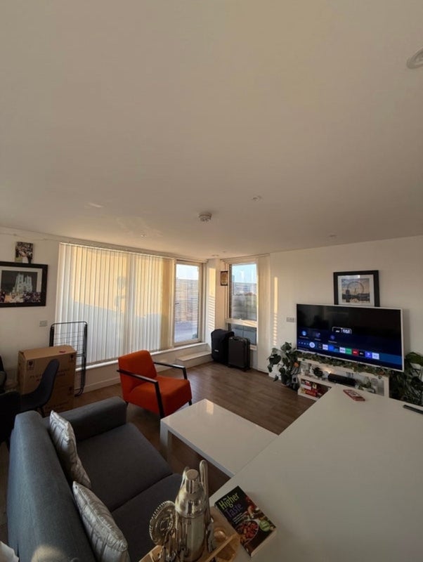 Flat Cording Street in Greater London
