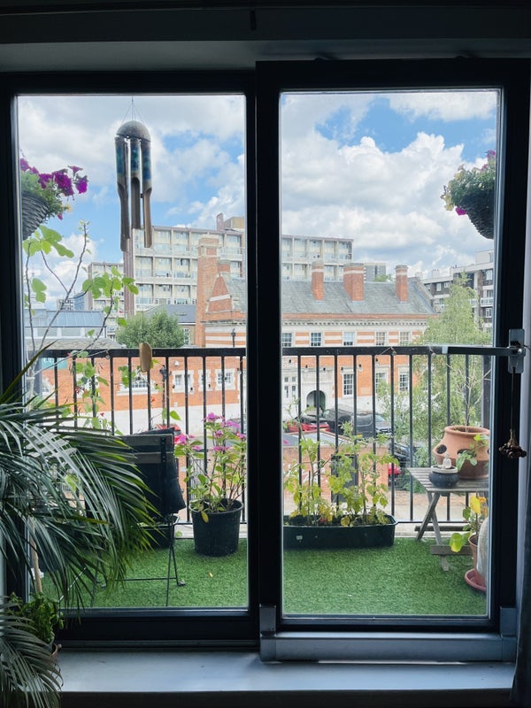 Flat Dunbridge Street in Greater London