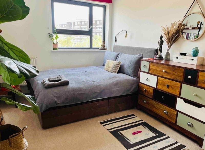 Flat Dunbridge Street in Greater London