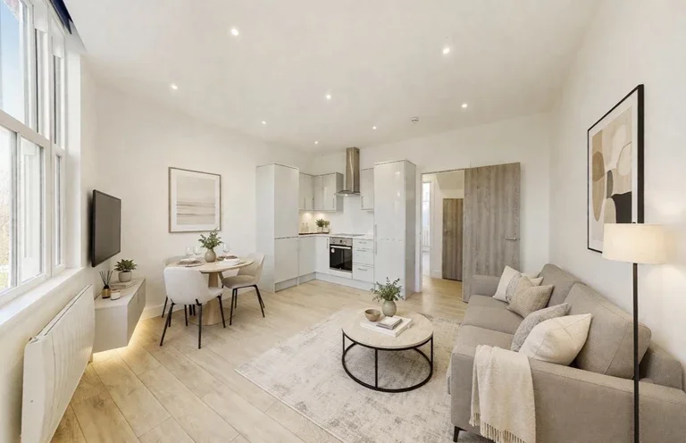 Flat Walm Lane in Greater London
