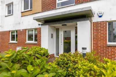 Flat Canniesburn Quadrant in Bearsden