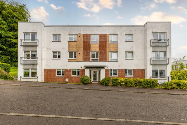 Flat Canniesburn Quadrant in Bearsden
