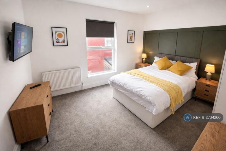 Room Grimsby Road in Cleethorpes