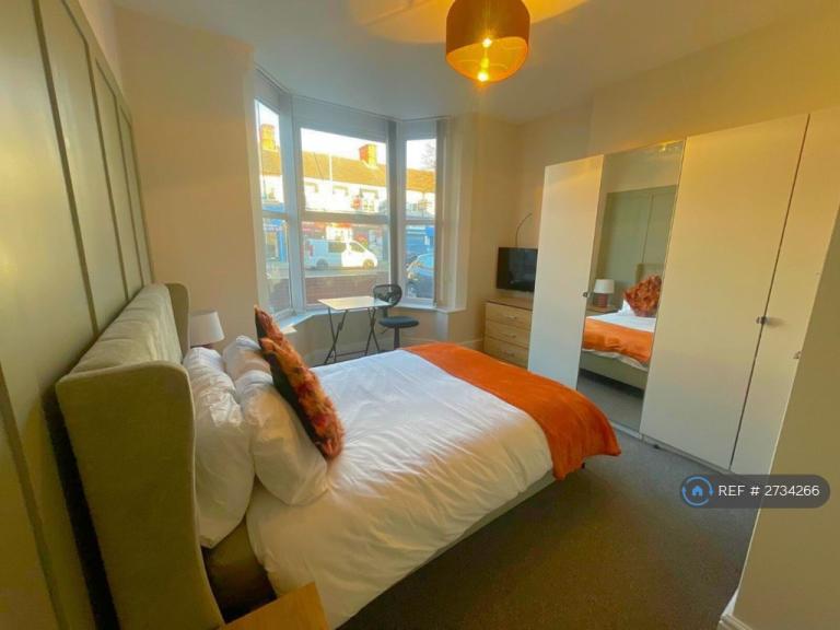Room Grimsby Road in Cleethorpes