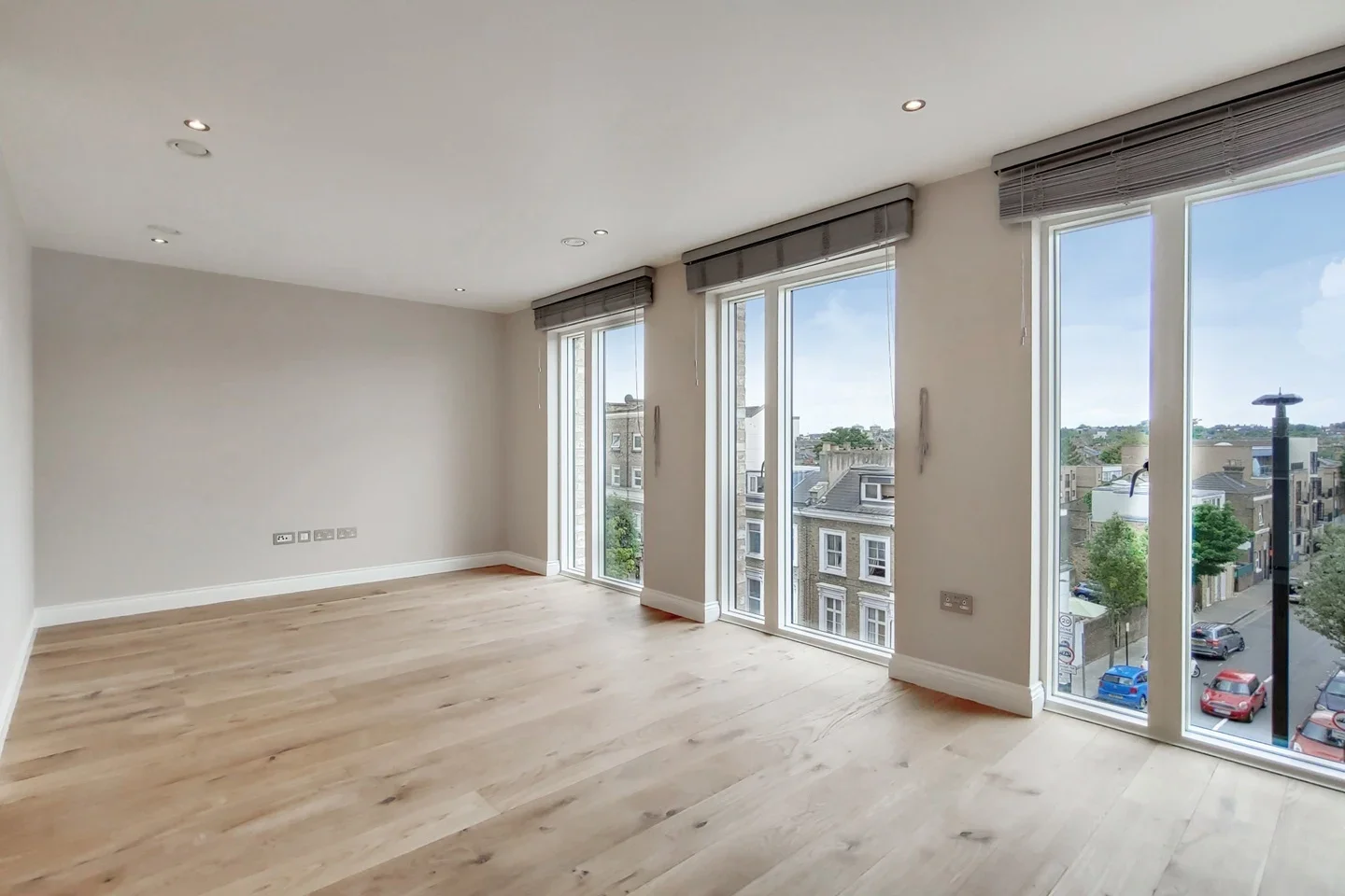 Flat Holloway Road in Greater London