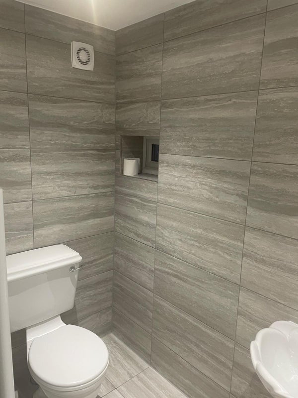 Room Chase Way in Greater London