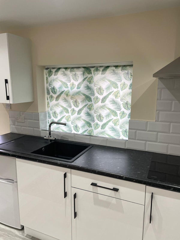 Room Chase Way in Greater London
