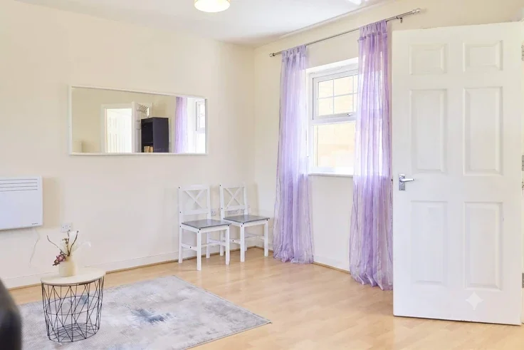 Flat Butler Close in Greater London