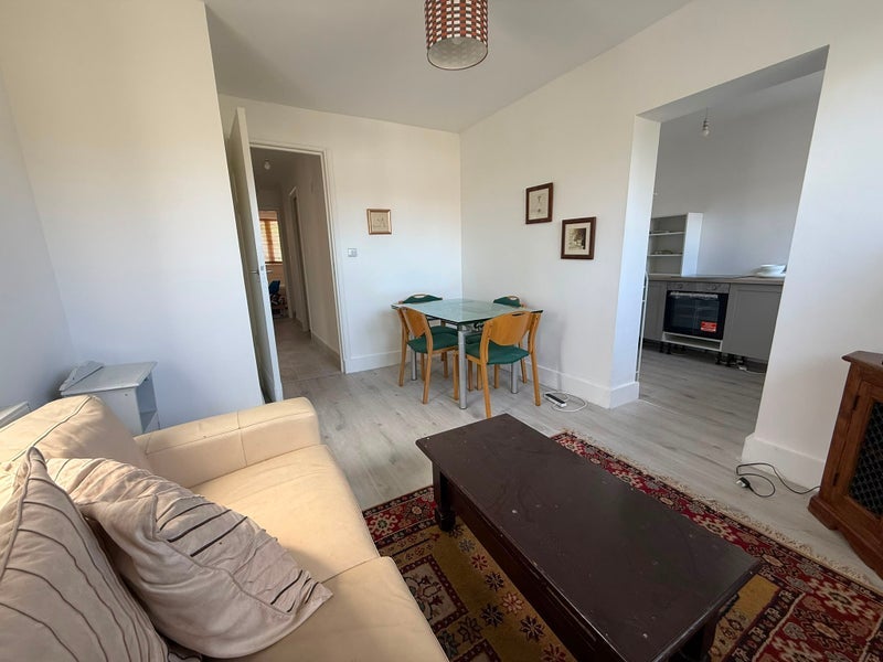Room Wincrofts Drive in Greater London