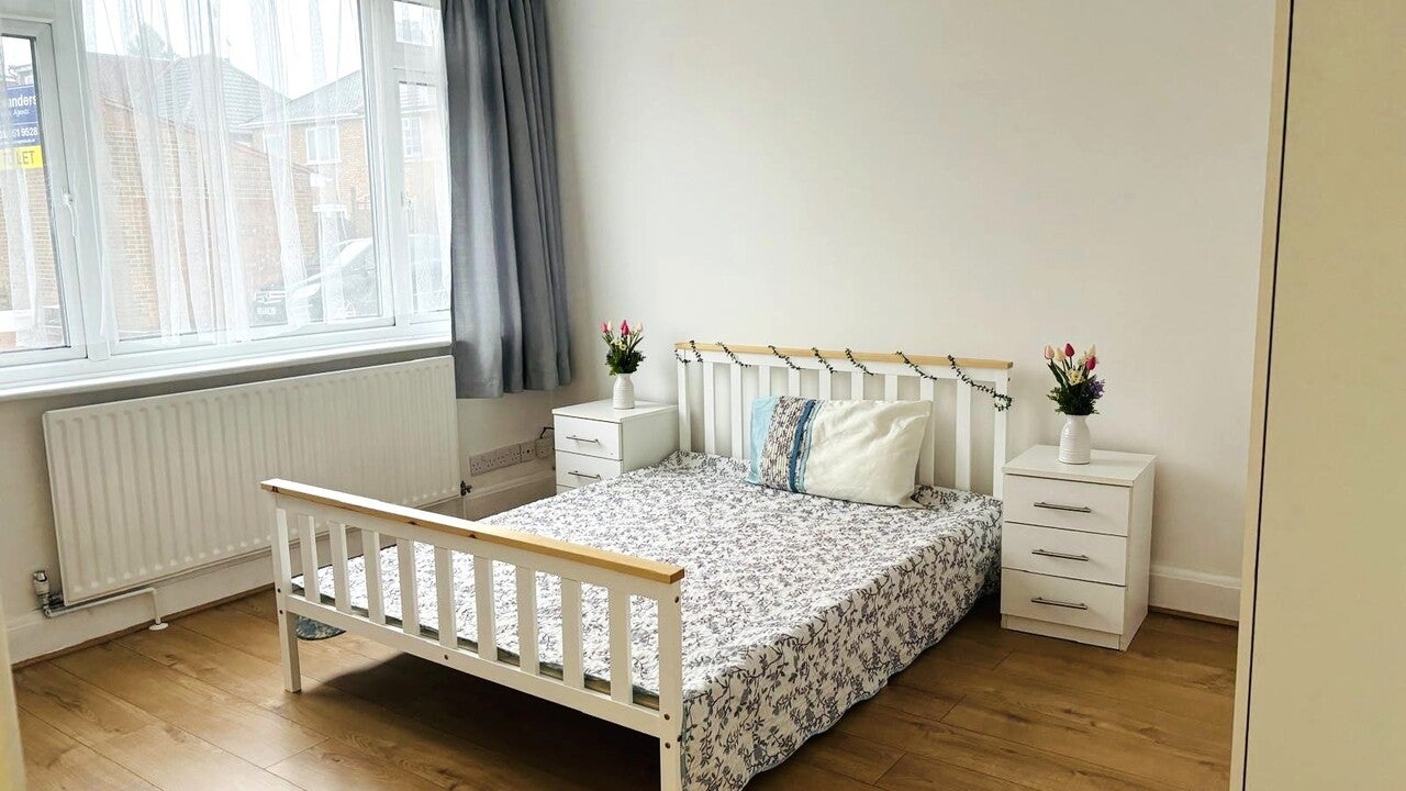 Flat Rhyl Road in London