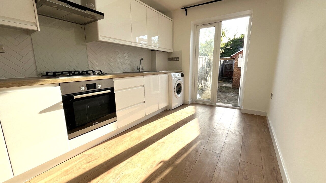 Flat Rhyl Road in London