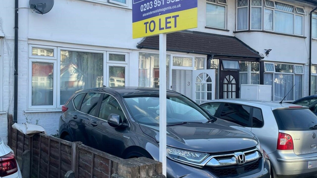 Flat Rhyl Road in London