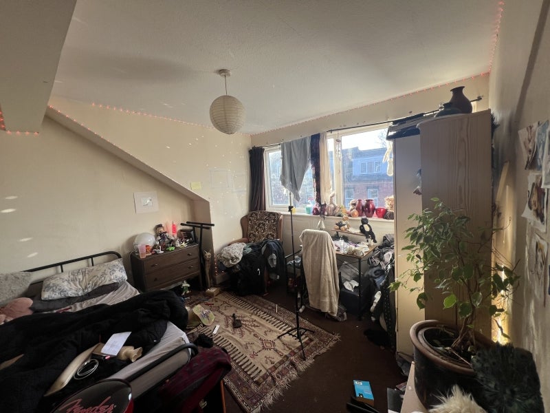 House Burchett Grove in Leeds