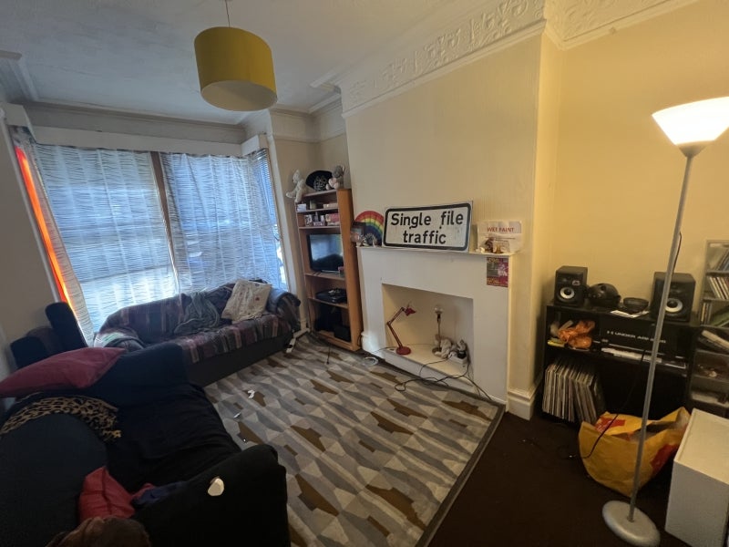 House Burchett Grove in Leeds