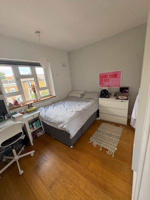Room Westbridge Road in Greater London