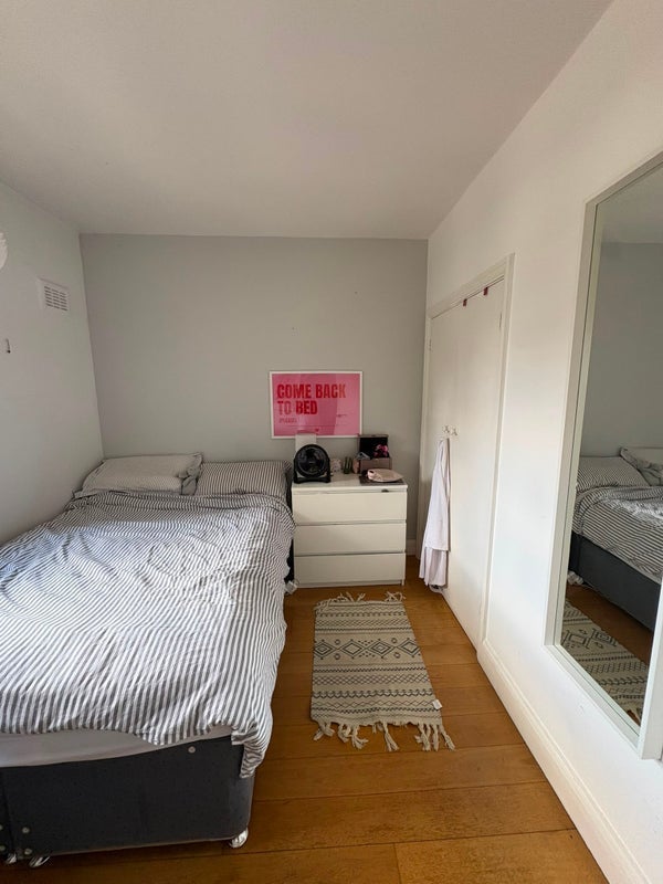 Room Westbridge Road in Greater London