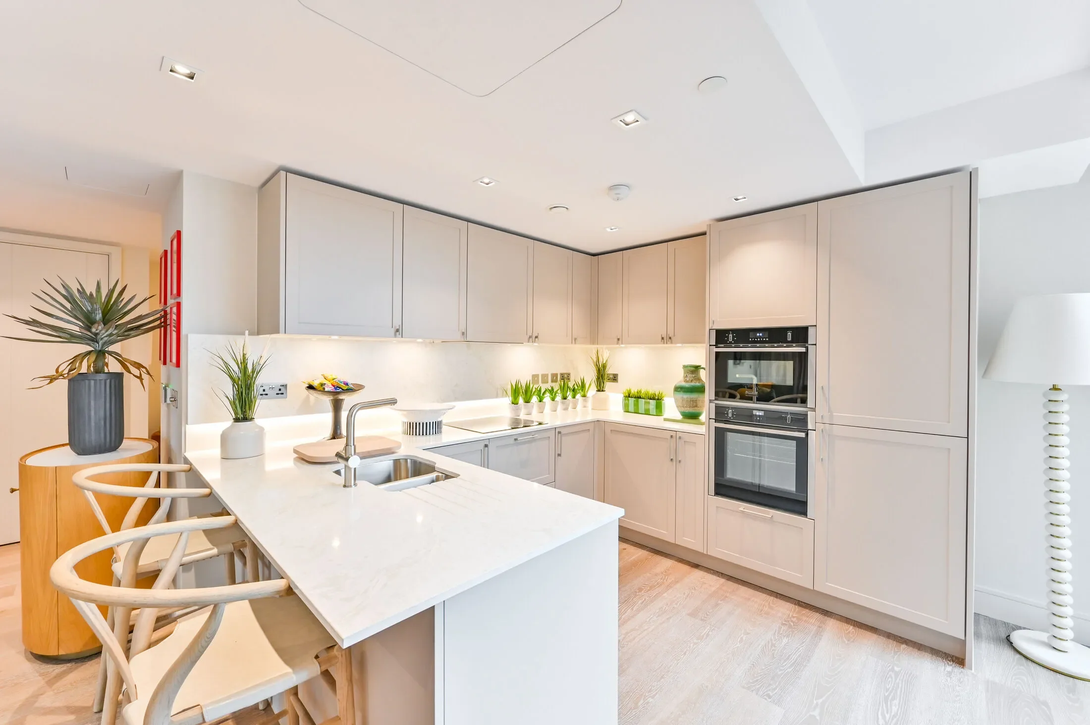 Flat Princess Louise Close in City of Westminster
