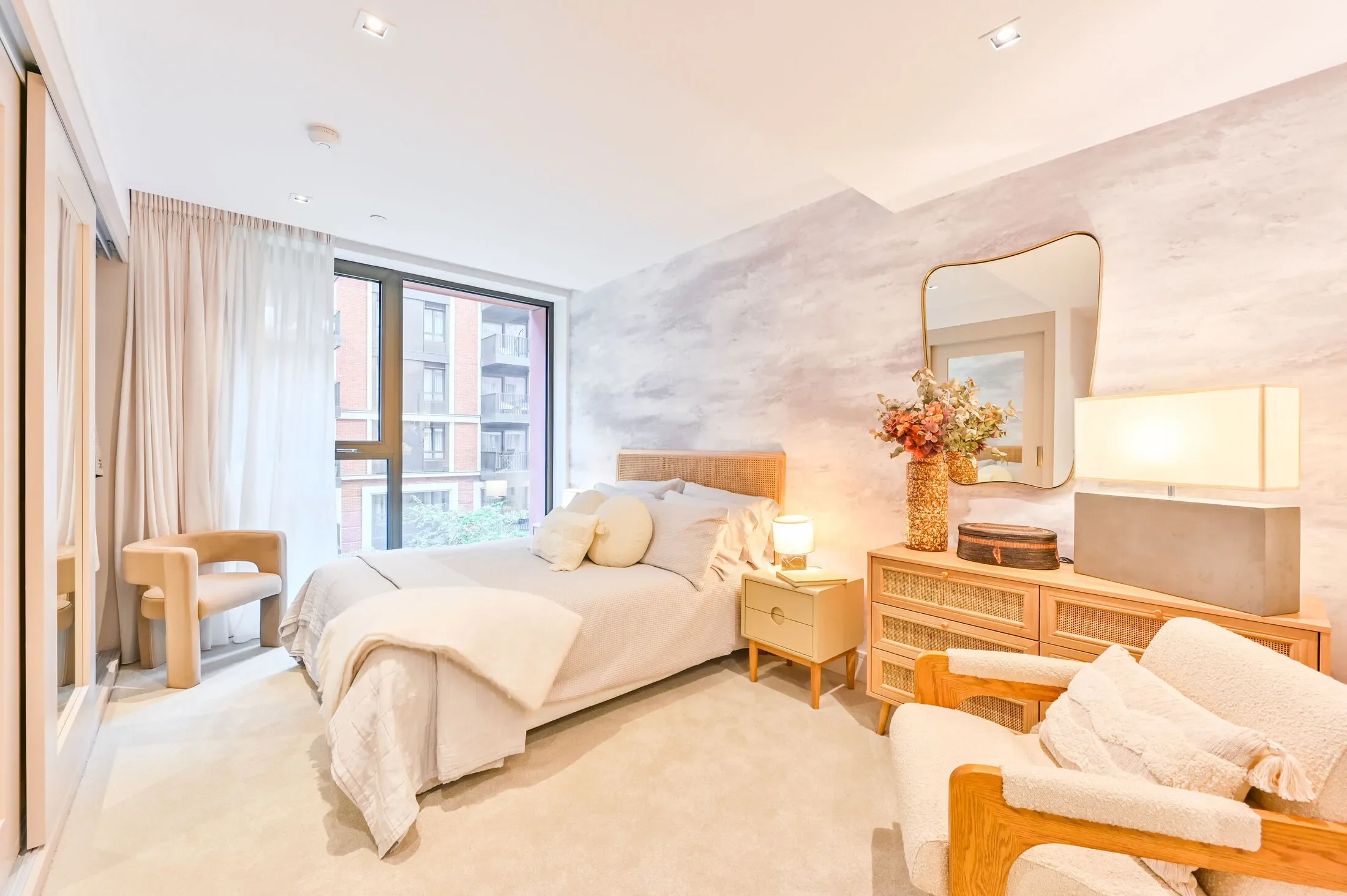 Flat Princess Louise Close in City of Westminster