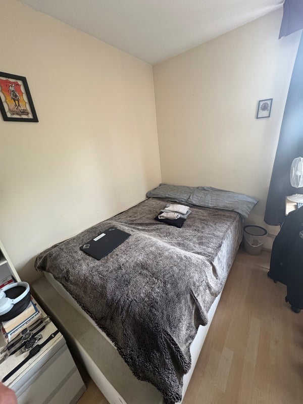 Room Siward Road in Greater London