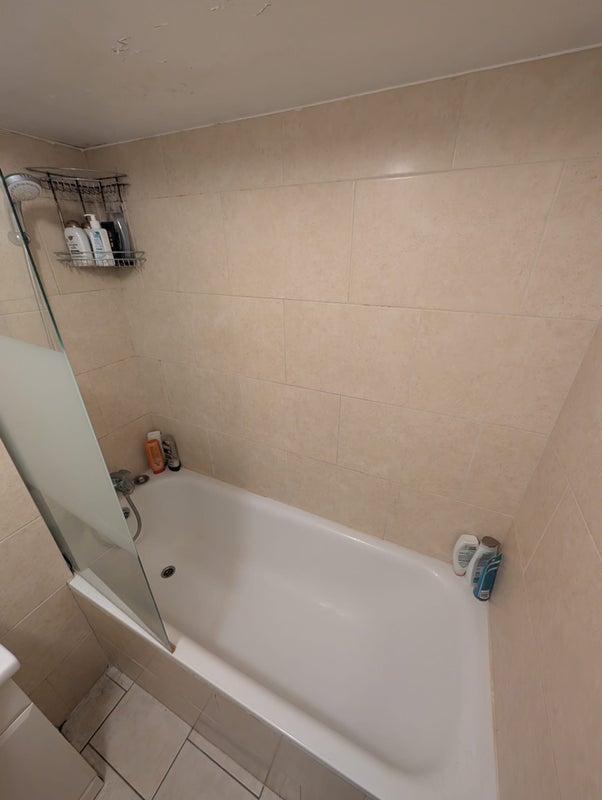 Room Siward Road in Greater London