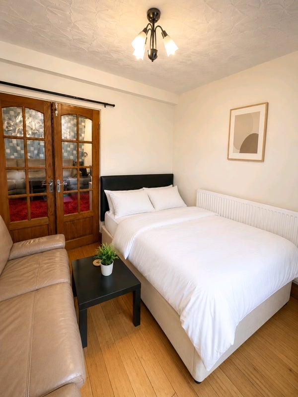 Room Southmead Avenue in Newcastle upon Tyne