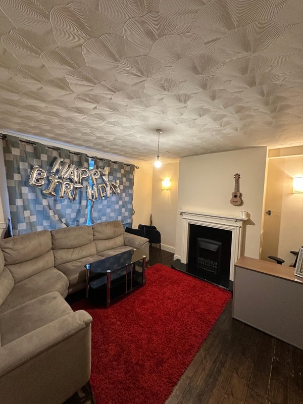Room Southmead Avenue in Newcastle upon Tyne