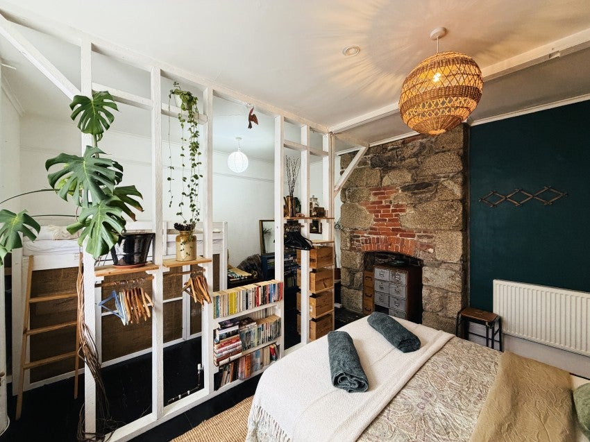 Flat Saracen Way in Penryn