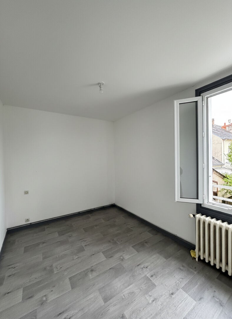Flat Rue Rouget de Lisle in Châteauroux