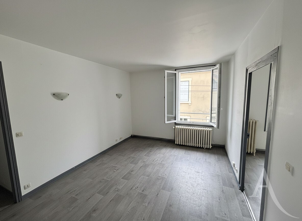 Flat Rue Rouget de Lisle in Châteauroux