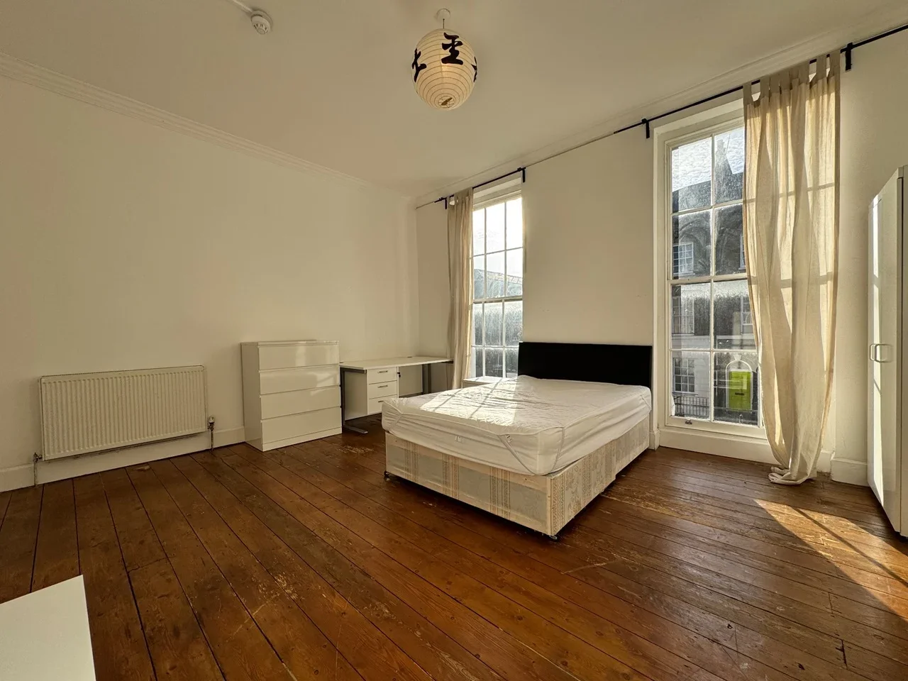 Room College Grove in Greater London