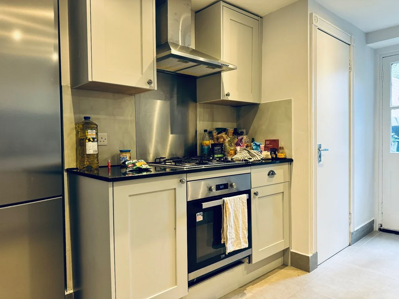 Room College Grove in Greater London