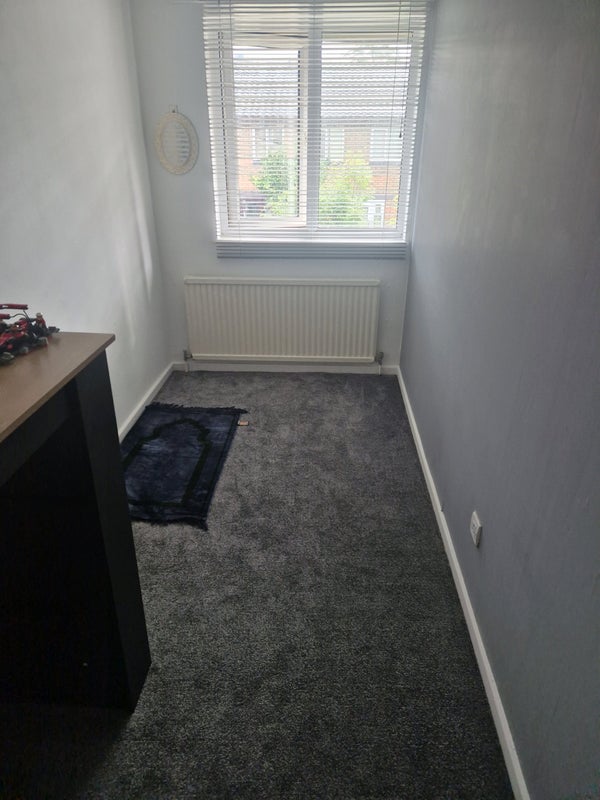 Room Browfield Avenue in Salford