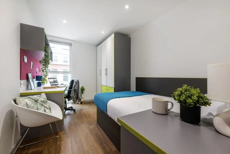 Room Hull Road in York