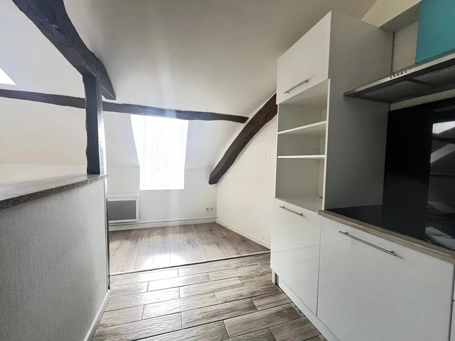 Appartement Route Nationale à Saint-Léger-des-Vignes