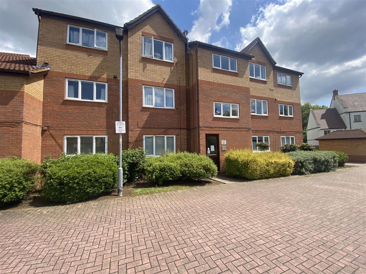 House Kent Road South in Upton