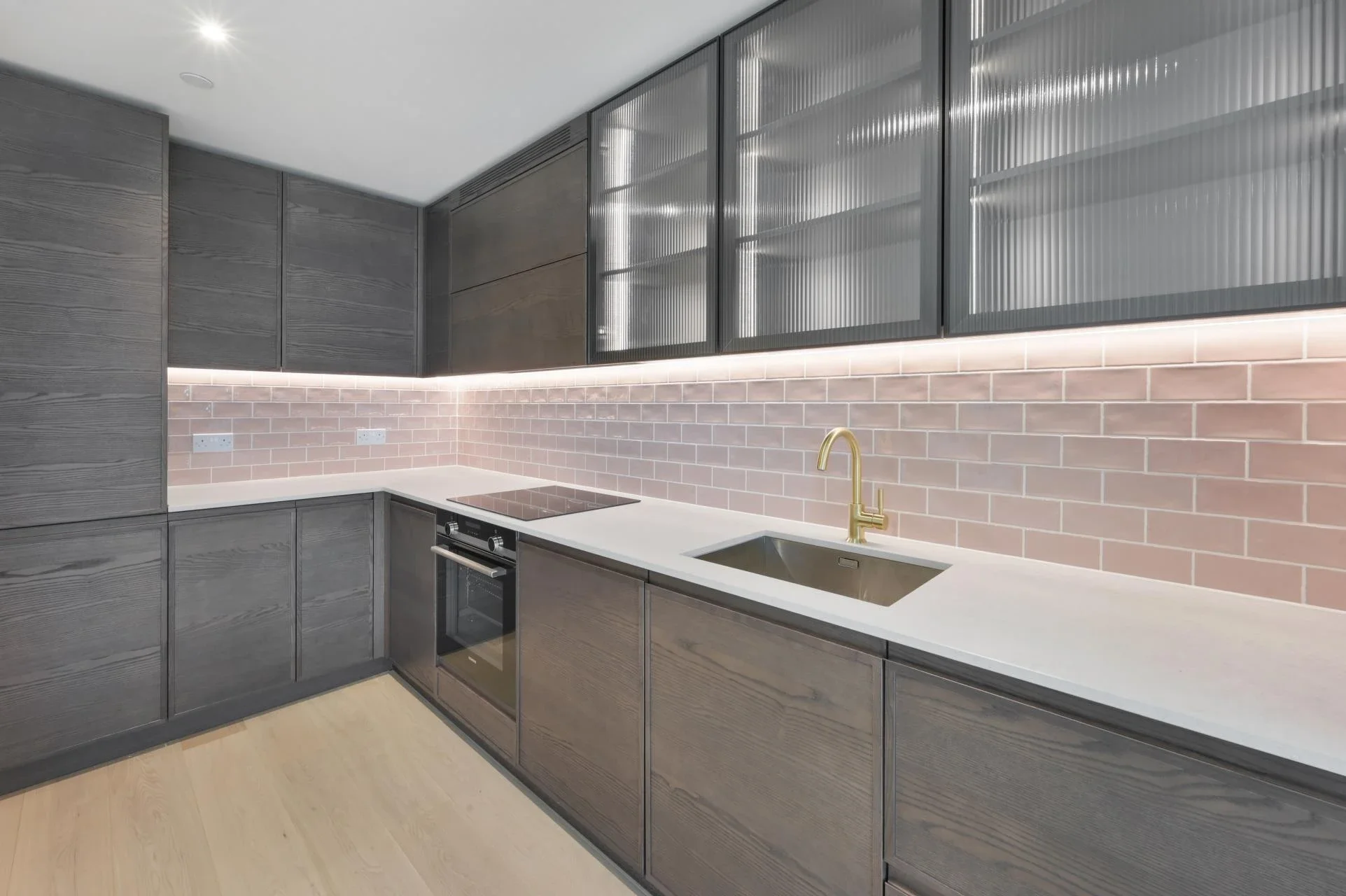 Flat Royal Crest Avenue in Greater London