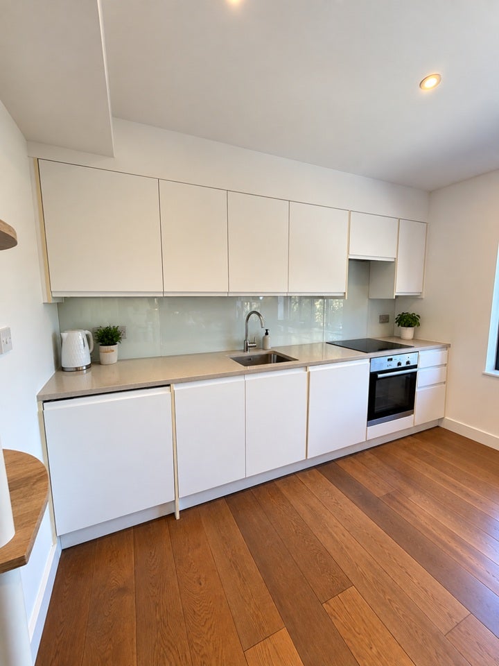 Flat Eburne Road in Greater London