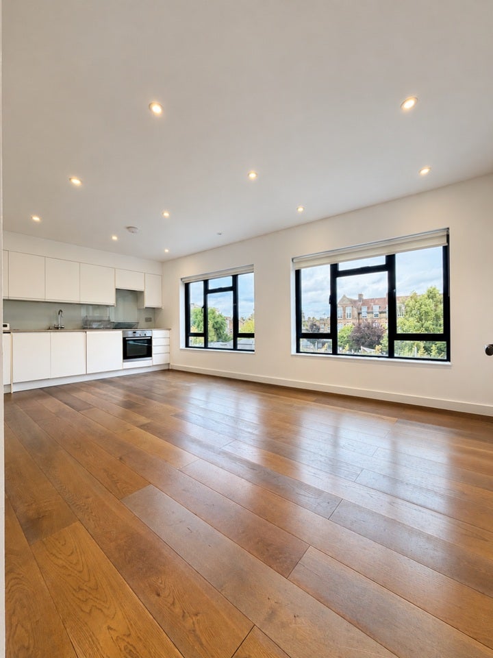 Flat Eburne Road in Greater London
