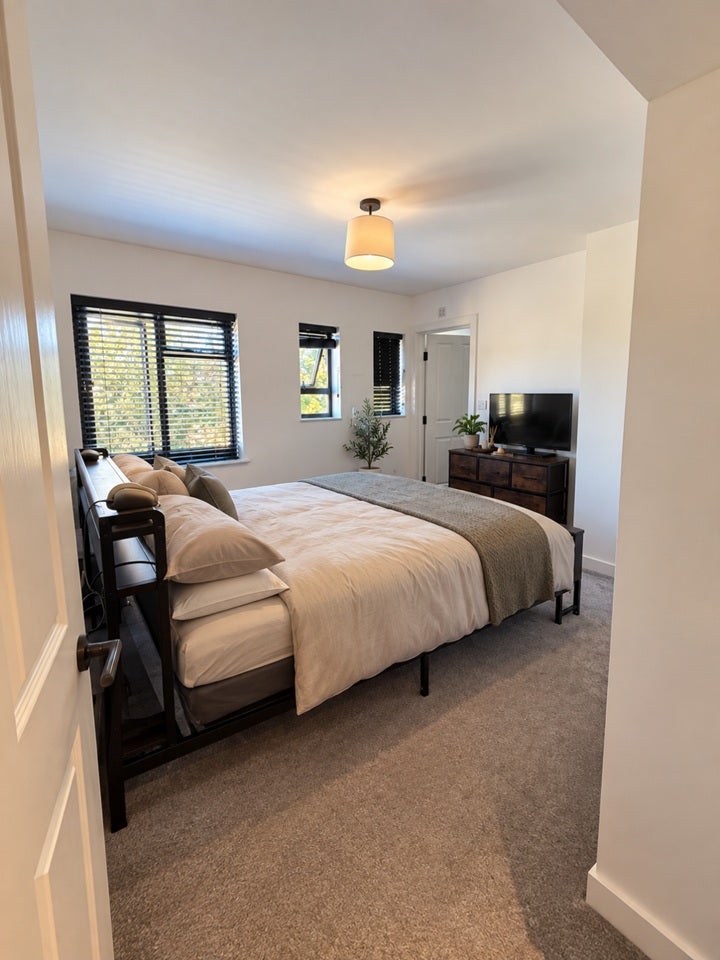 Flat Eburne Road in Greater London