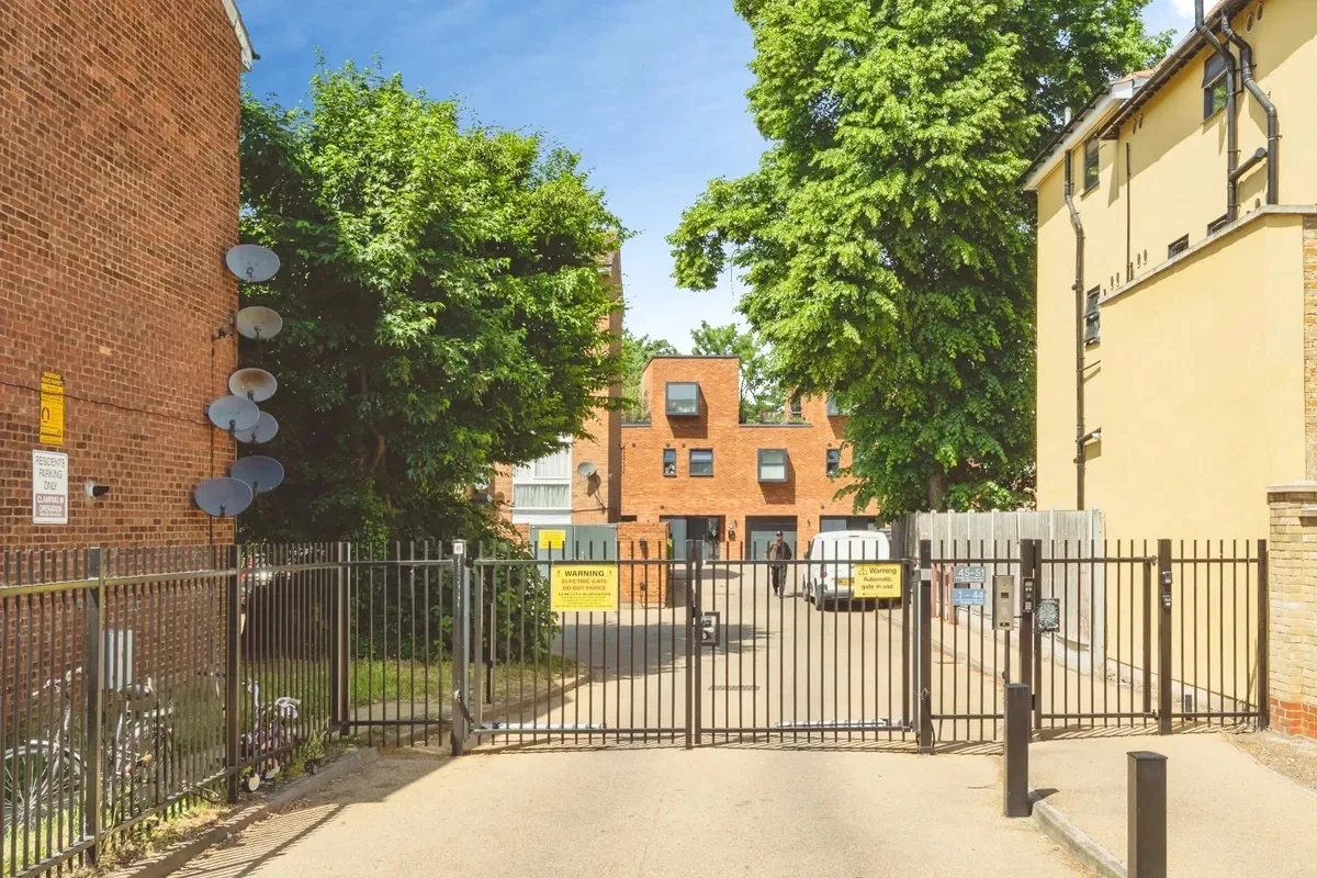 Flat Romford Road in Greater London