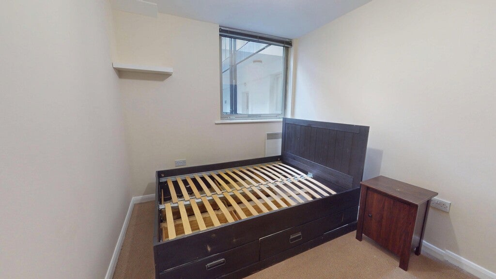 Flat Beatrice Avenue in Greater London