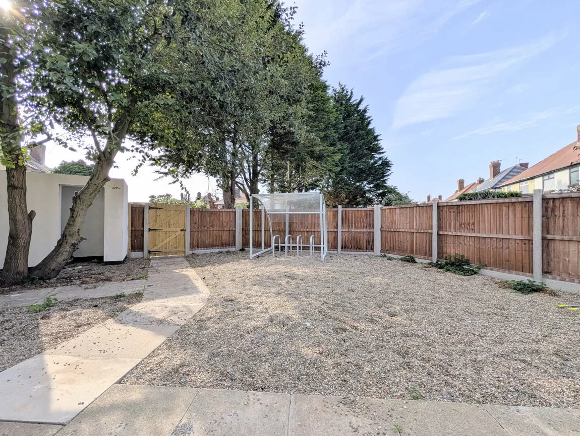 Flat Heathfield Road in Sefton