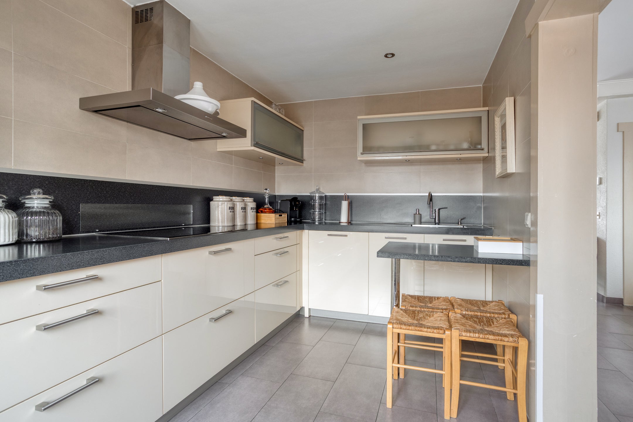 Tussenwoning te koop: Van Hogendorpplein 45, Goirle