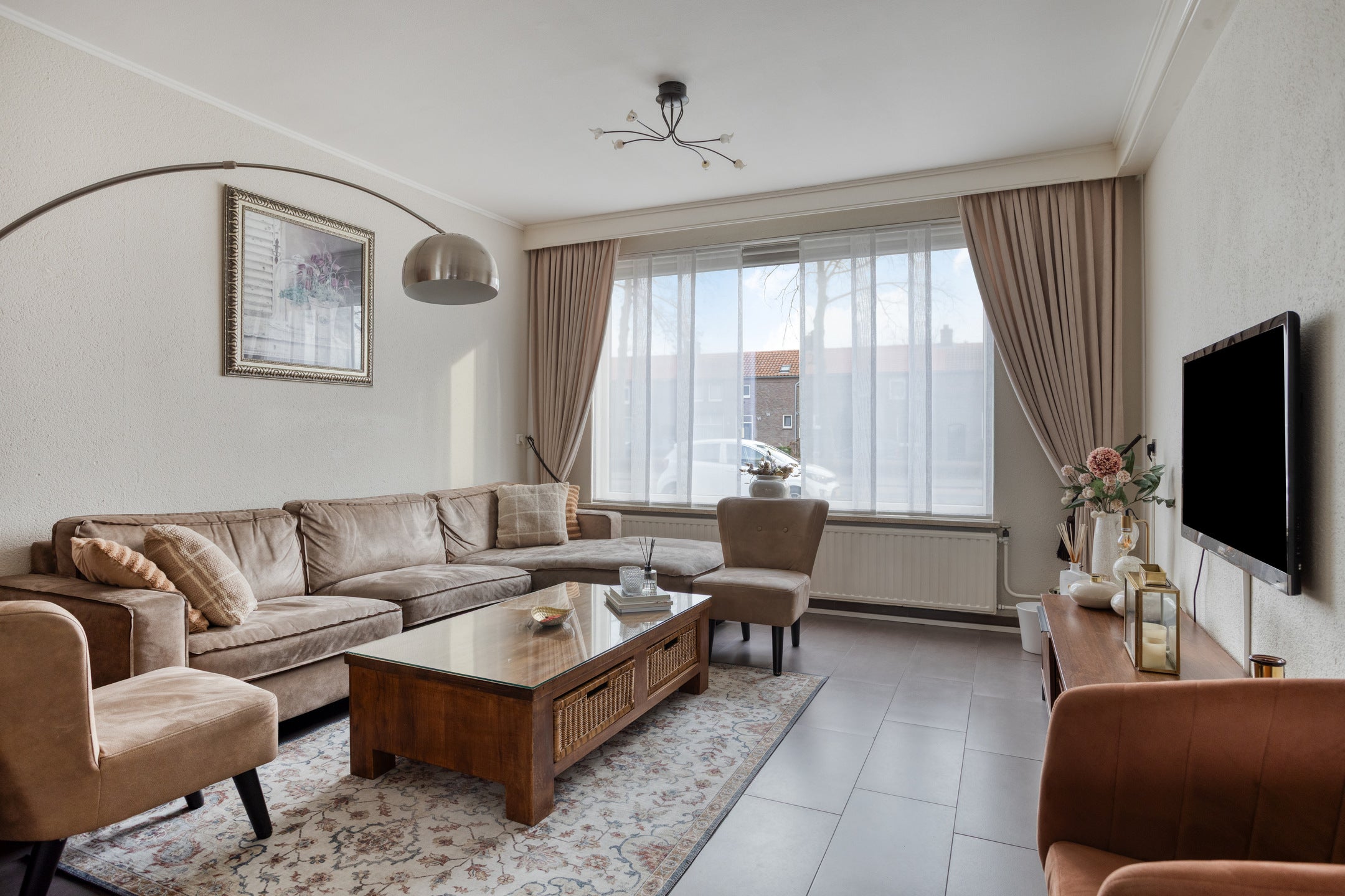 Tussenwoning te koop: Van Hogendorpplein 45, Goirle