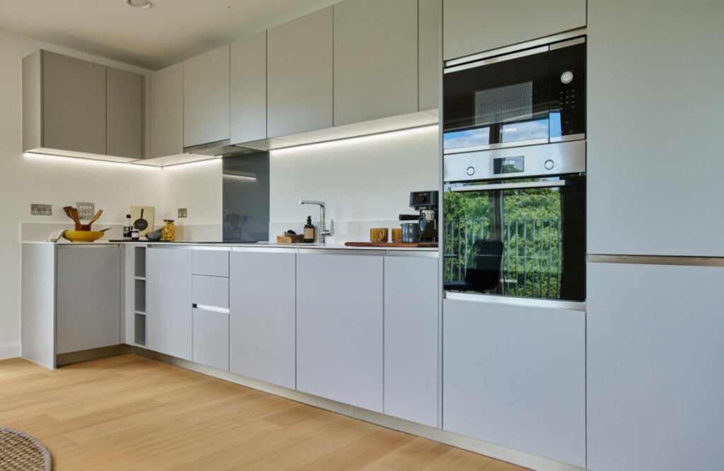 Flat Devon Close in Greater London