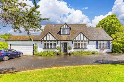 House Highcroft Road in Dacorum