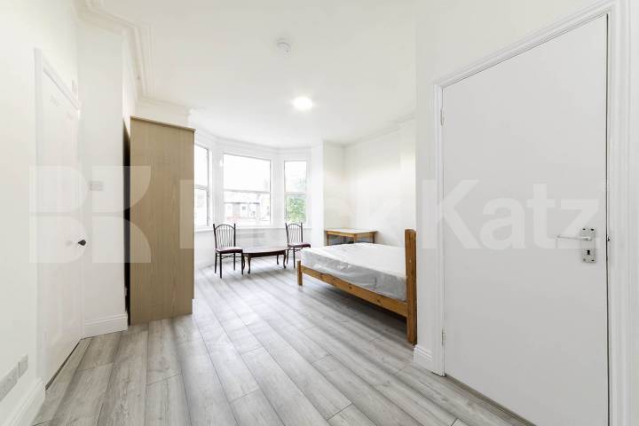 Flat Iverson Road in Greater London