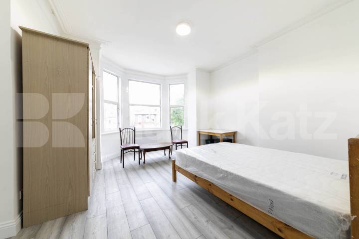 Flat Iverson Road in Greater London