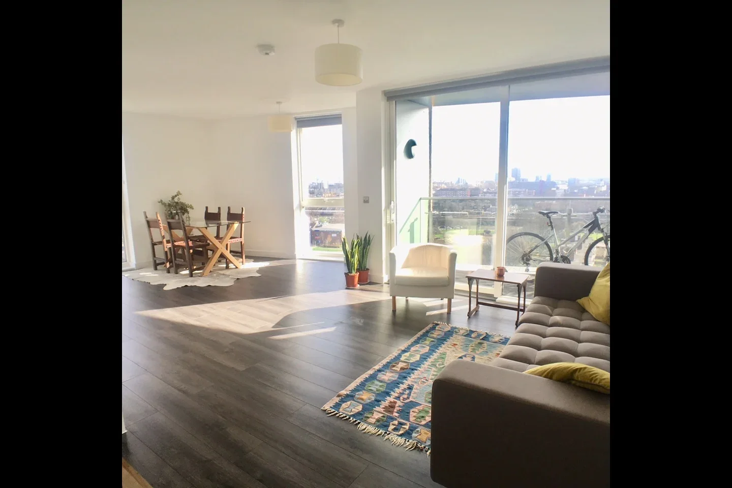 Flat Batavia Road in Greater London